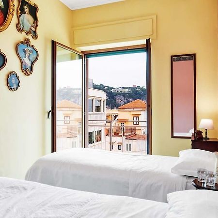 La Musica In The Heart Of Sorrento, 100 M From Station Apartment Luaran gambar